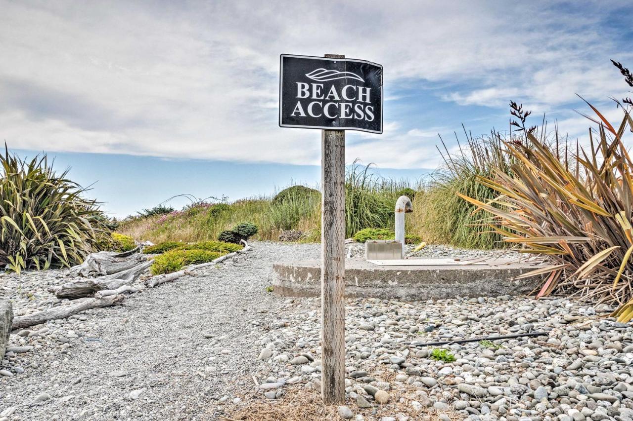 Quiet Waterfront Escape With Hot Tub And Beach Access! โกลด์บีช ภายนอก รูปภาพ