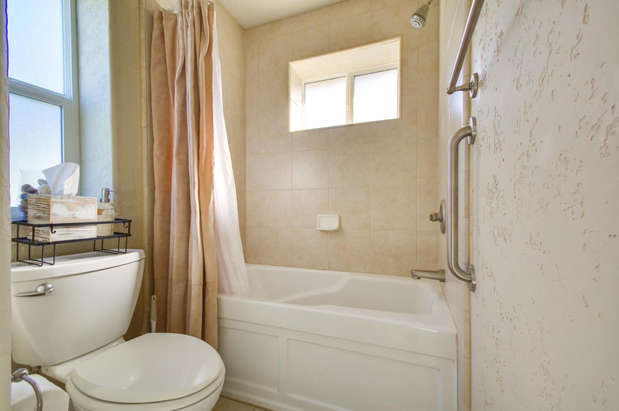 Quiet Waterfront Escape With Hot Tub And Beach Access! โกลด์บีช ภายนอก รูปภาพ