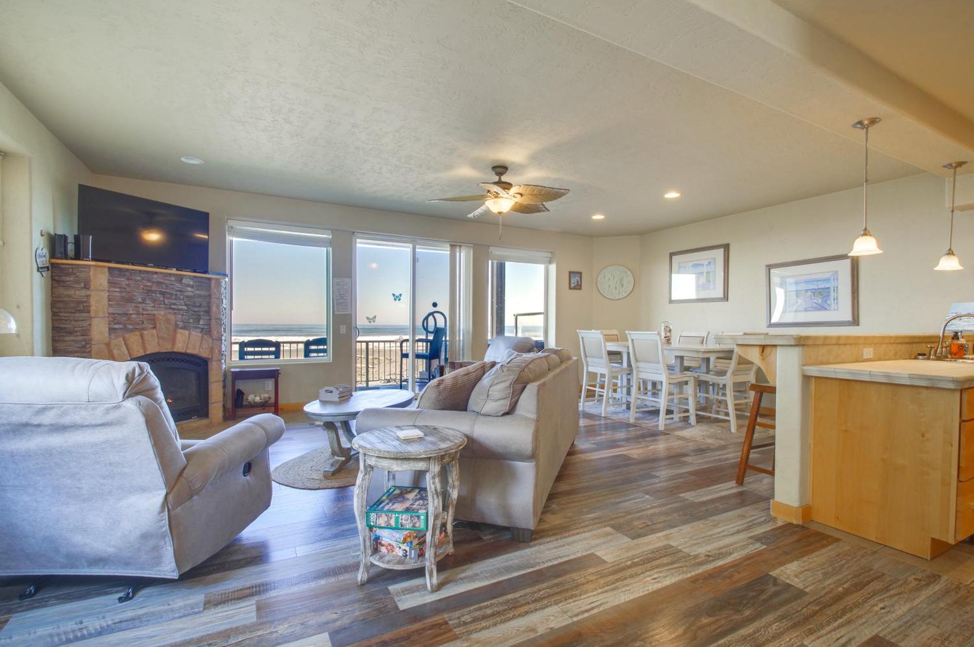 Quiet Waterfront Escape With Hot Tub And Beach Access! โกลด์บีช ภายนอก รูปภาพ